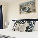 Walkable! Mins From Stadium, Gwcc, Aquarium