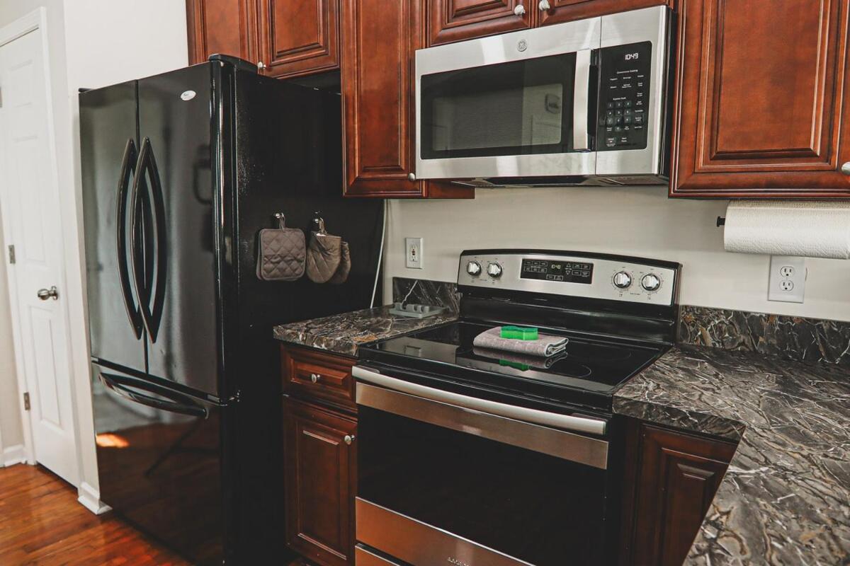 Walkable! Mins From Stadium, Gwcc, Aquarium Villa