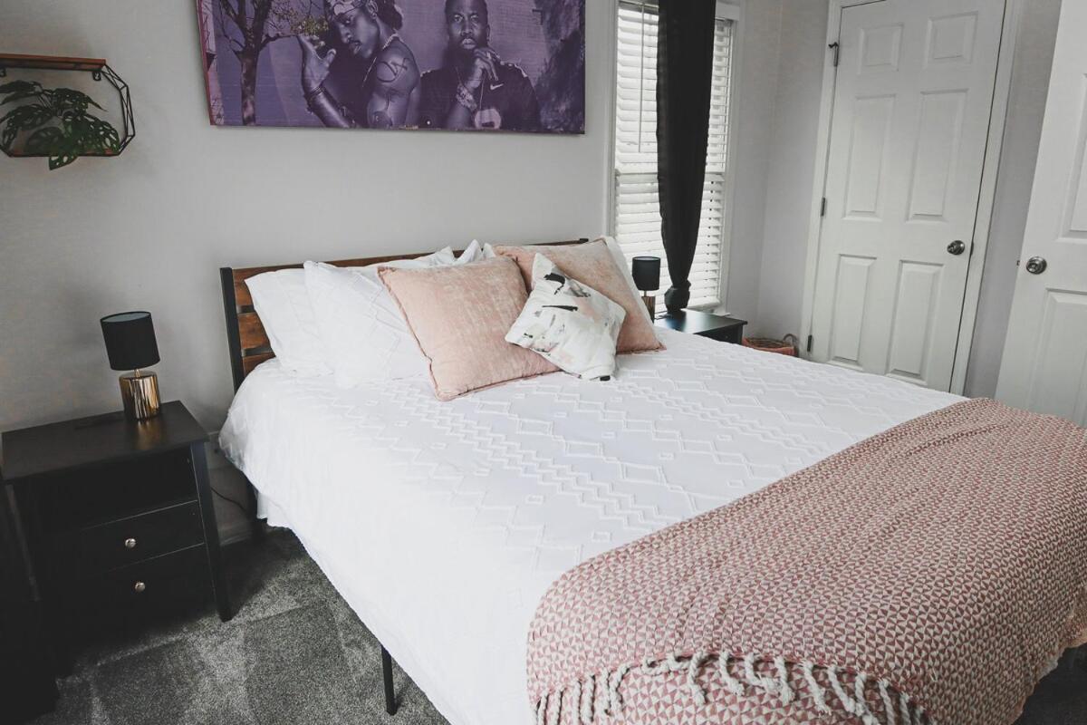 Walkable! Mins From Stadium, Gwcc, Aquarium *